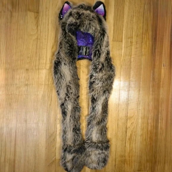 SPIRITHOODS - Grey Wolf Galaxy Collector Edition Faux Fur Animal Hat - Picture 2 of 4
